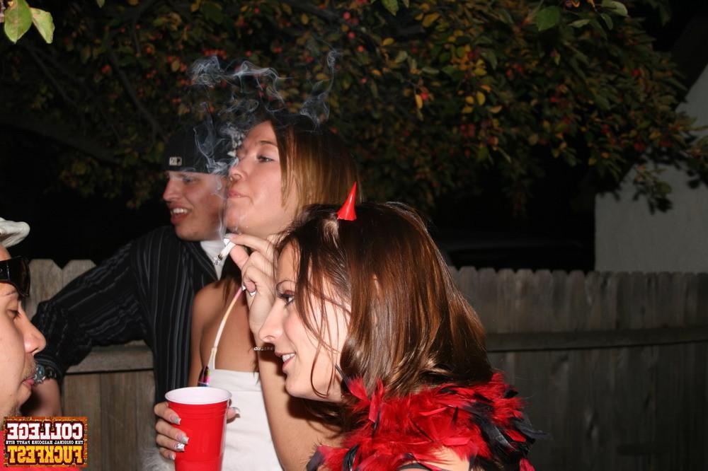 12P Drunk horny chicks start getting dirty and strip during a party
