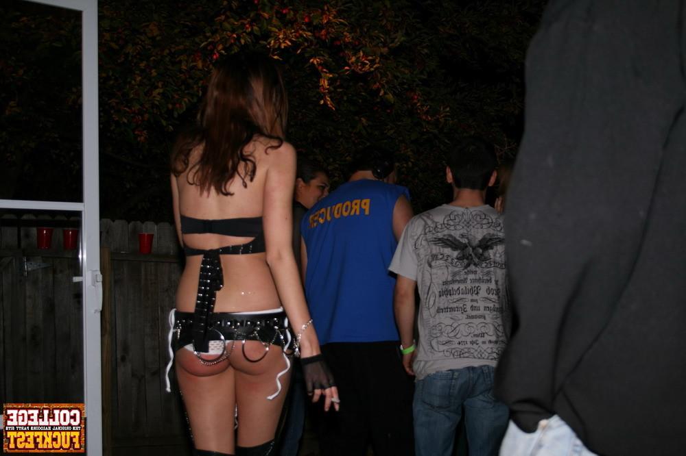 12P Drunk horny chicks start getting dirty and strip during a party