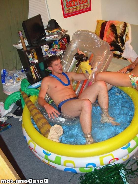 15P Drunk college sluts having great fucking party