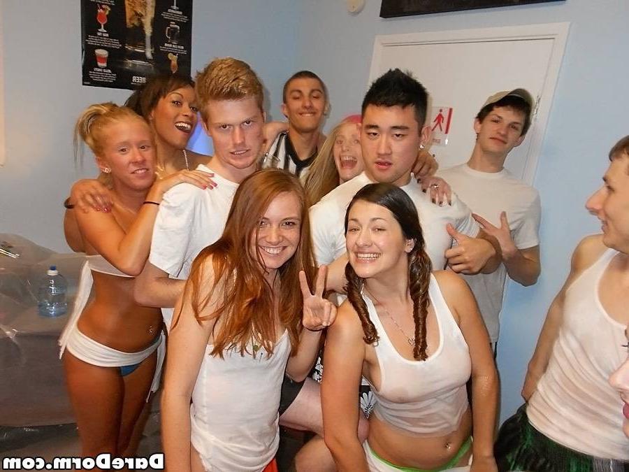 15P Real horny college girls got oiled everywhere in their party