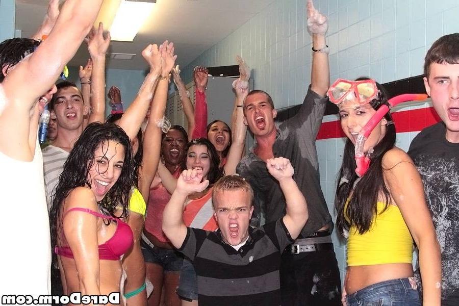 15P Horny college girls got fucked in their dorm party