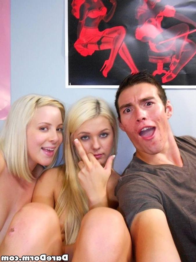 15P Real college girls got fucked in their wild dorm party