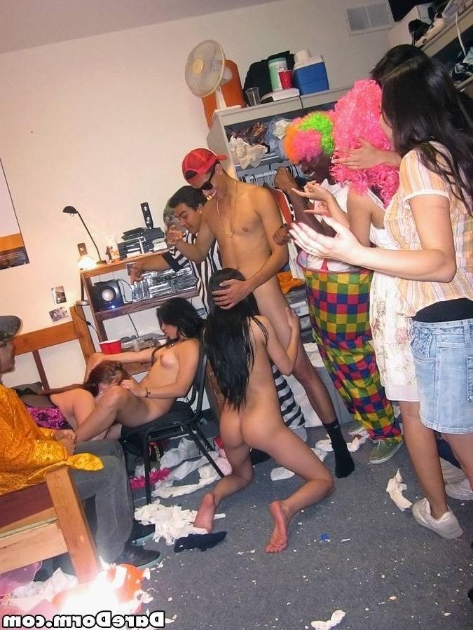 15P Horny college chicks got fucked in their dorm party