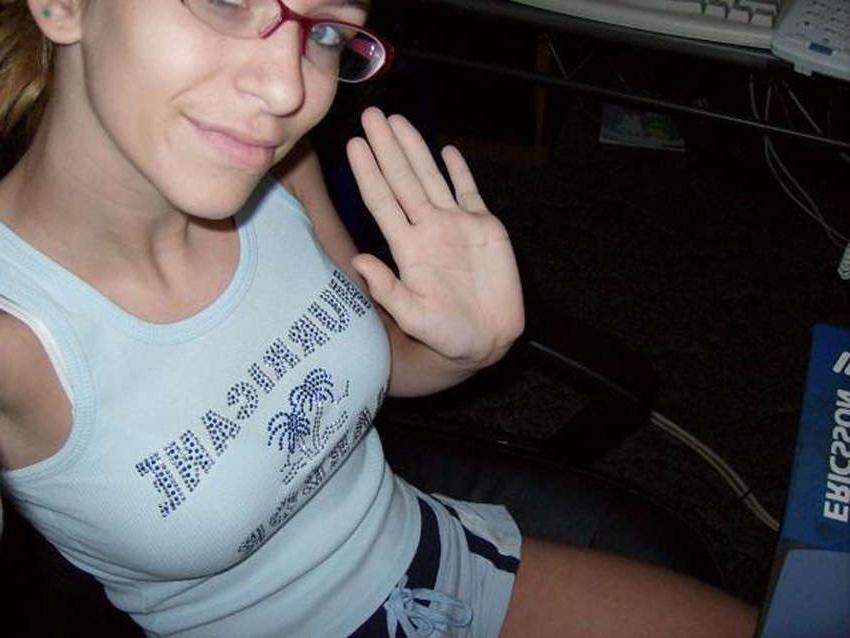16P Pictures of a blue-eyed cutie self-shooting