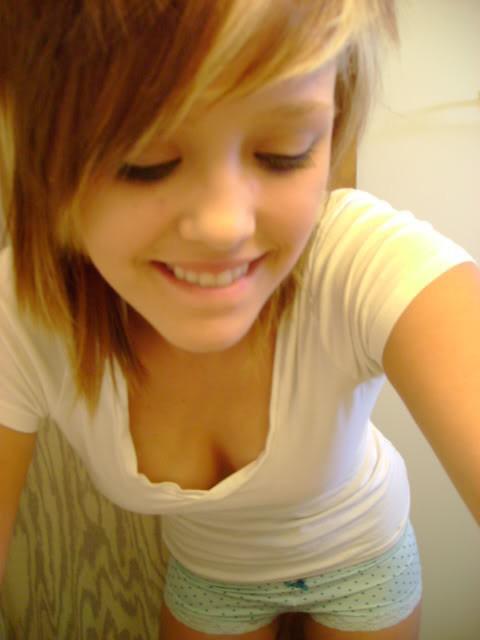 15P Self-shooting emo babe compilation