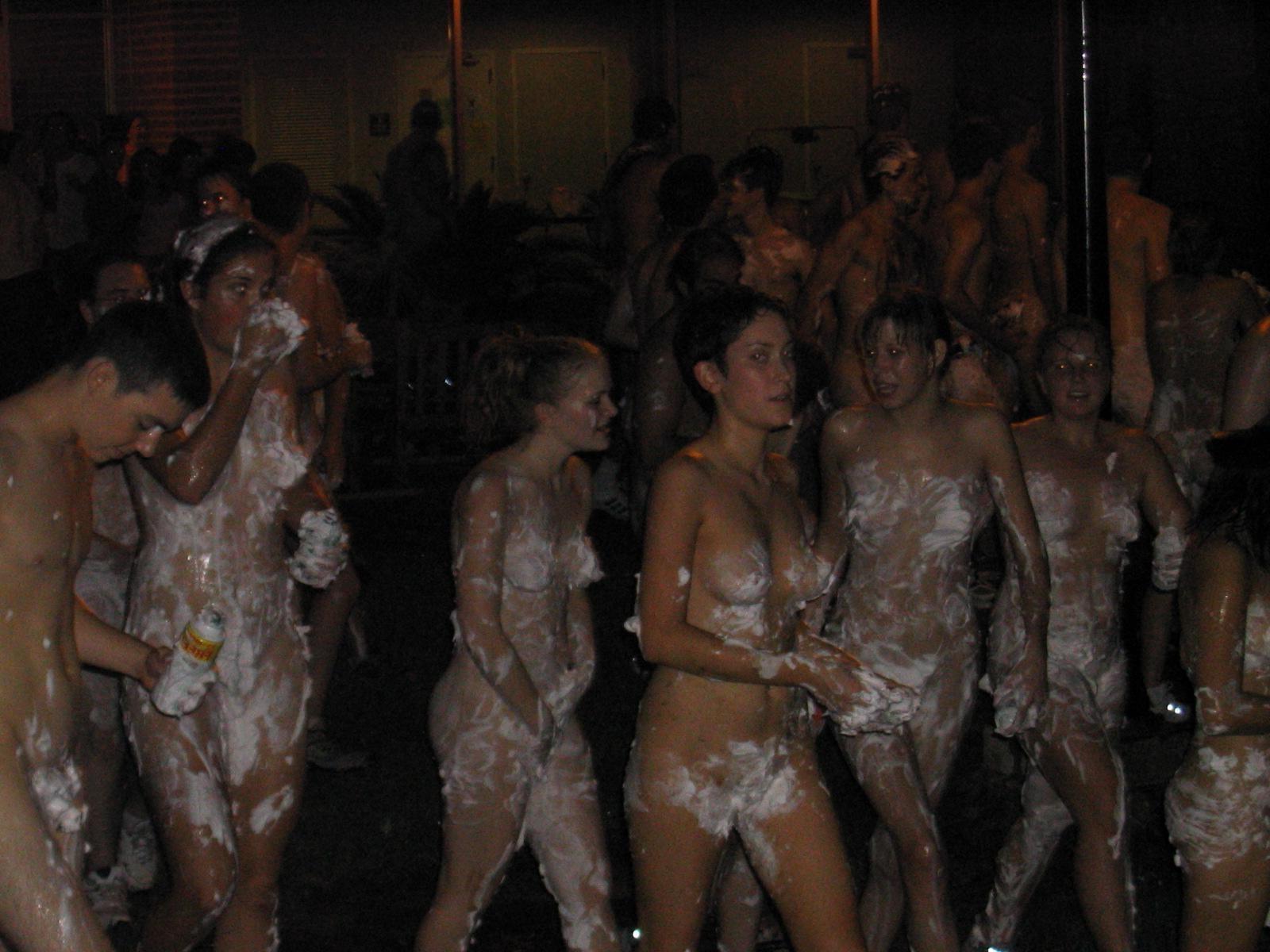 15P Real college party girlfriends fucking