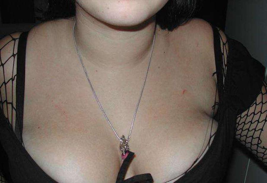 15P Picture compilation of scene chicks in pink and black