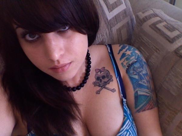 15P Zusammenstellung tätowierter Emo-Girls