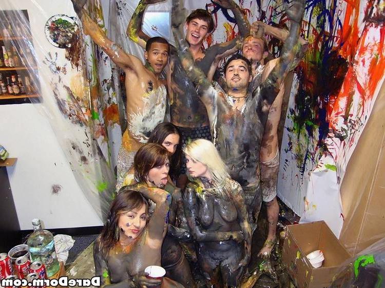 15P College girls know how to enjoying the sex party