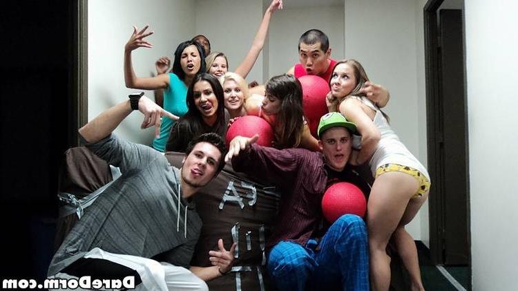15P Horny college girls doing blowjobs after drinking party