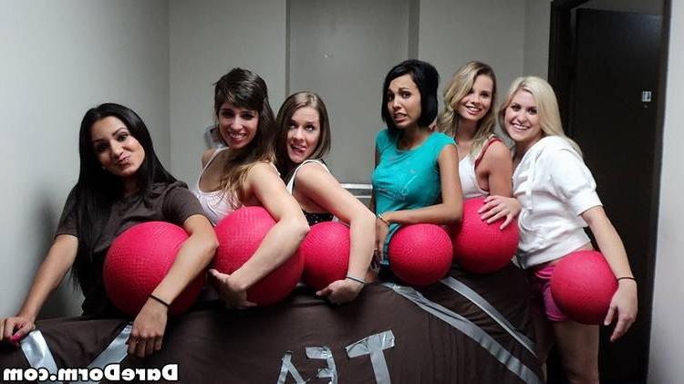 15P Horny college girls doing blowjobs after drinking party