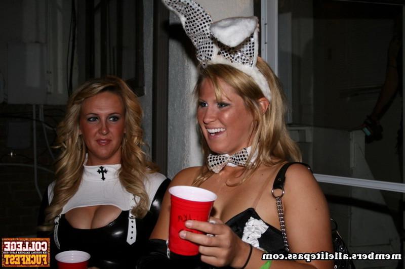 16P College group having a sex party in the dorm and its wild