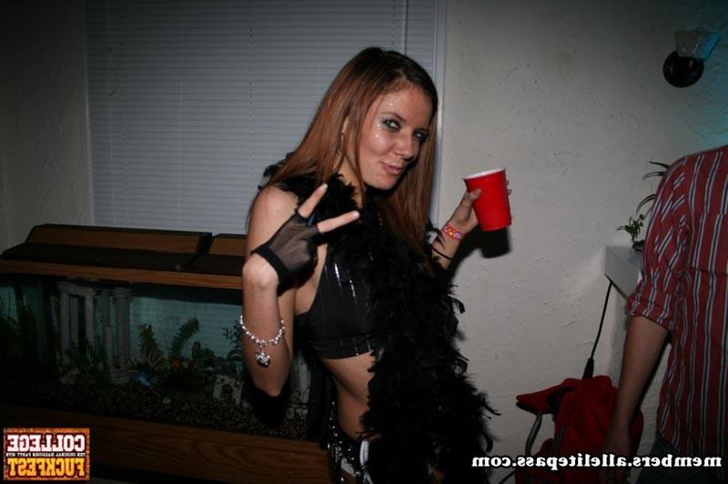 16P Horny drunk college chicks fucking at hardcore party