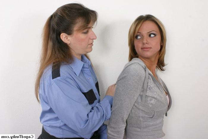 16P sexy teen babe with a female cop in prison