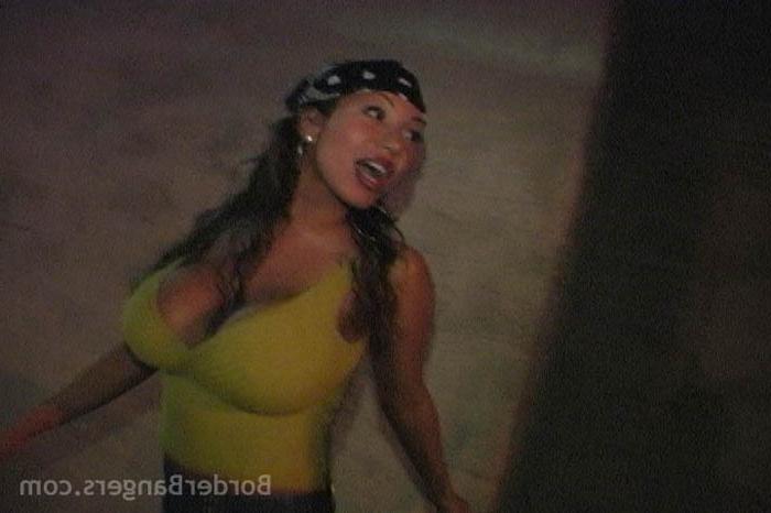 15P Busty latina whore ava devine fucked by border cop