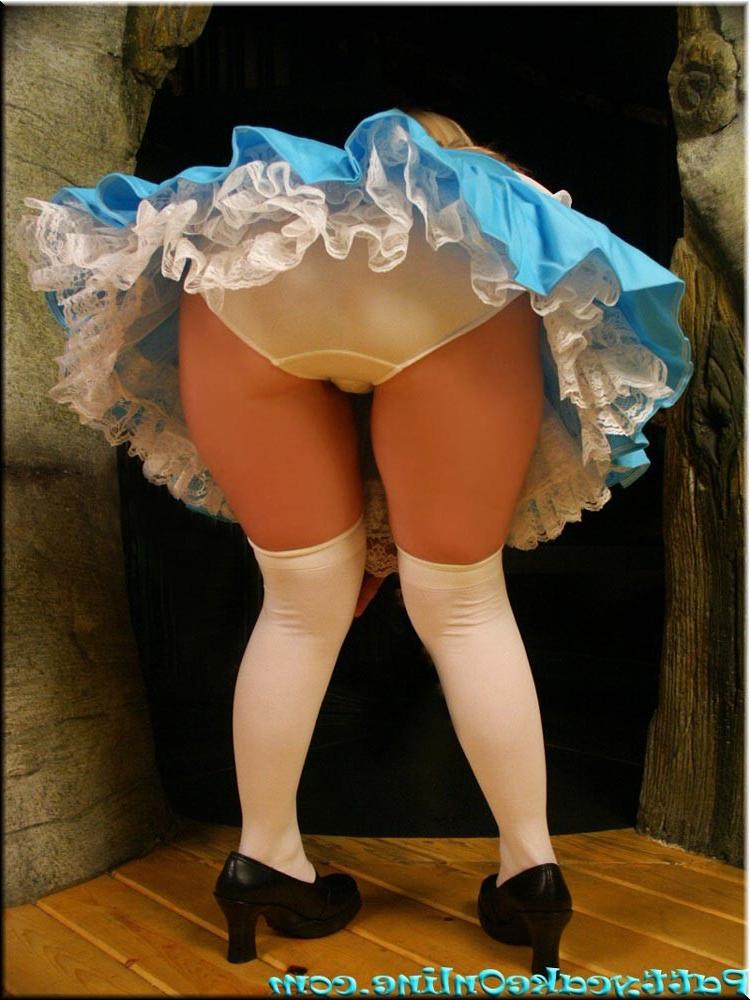 16P Busty blonde teen dressed like in fairytale