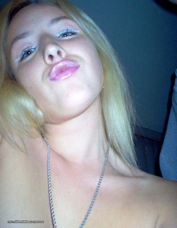 16P Photo compilation of a horny chick fucking her twat with a dildo