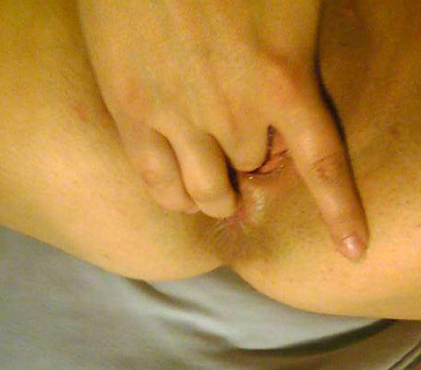 16P Picture compilation of babes finger-fucking their twats