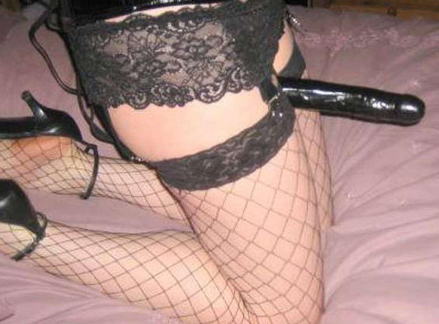 16P Photo compilation of wild babes playing with their cunts