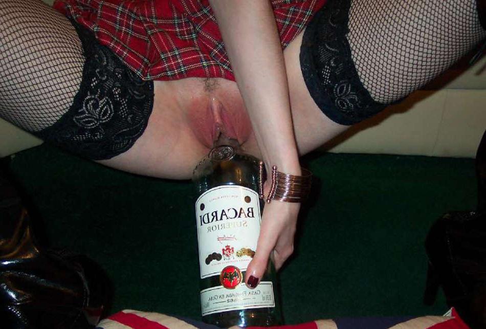 16P Picture compilation of masturbating chicks
