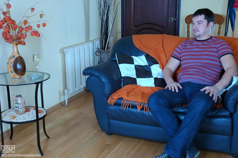 20P Nylonaddicted guy slides his cock into moms tights aching for ha