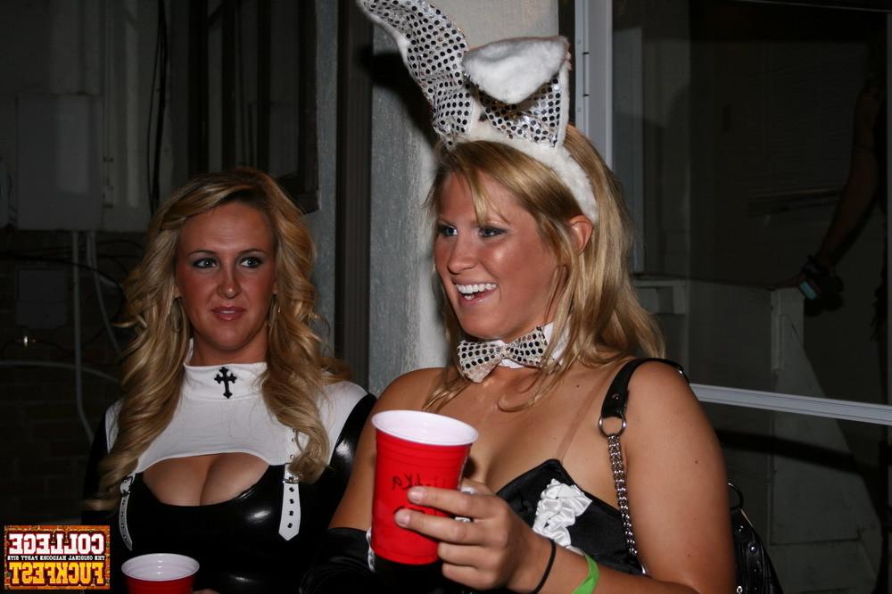 20P Drunk horny chicks start getting dirty and strip during a party