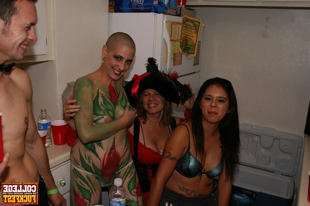 20P Drunk horny chicks start getting dirty and strip during a party