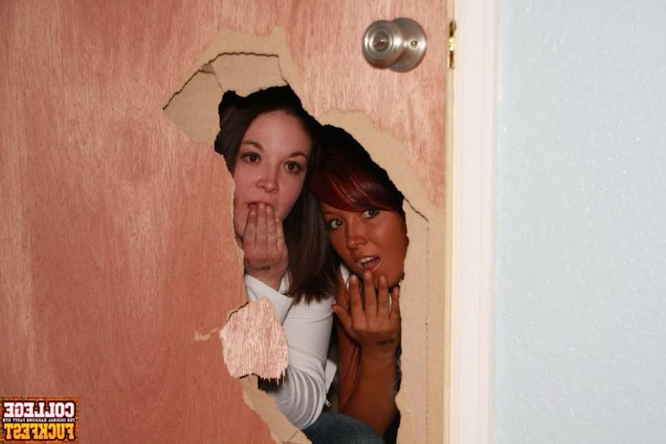 15P Drunk teen GFs partying on campus in homemade pix