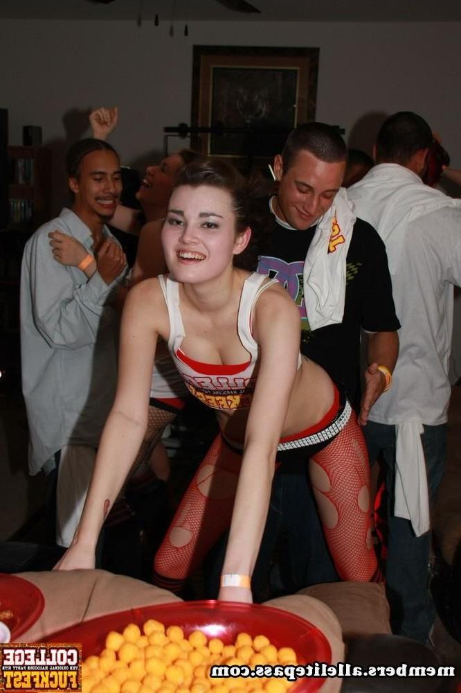 15P Drunk cum thirsty amateur college girlfriends in homemade pix