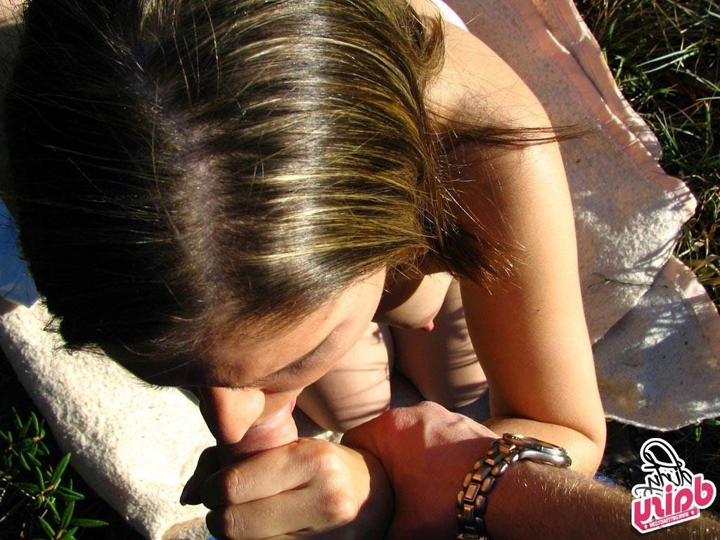 15P This sexy housewife gives a messy blowjob out in a field