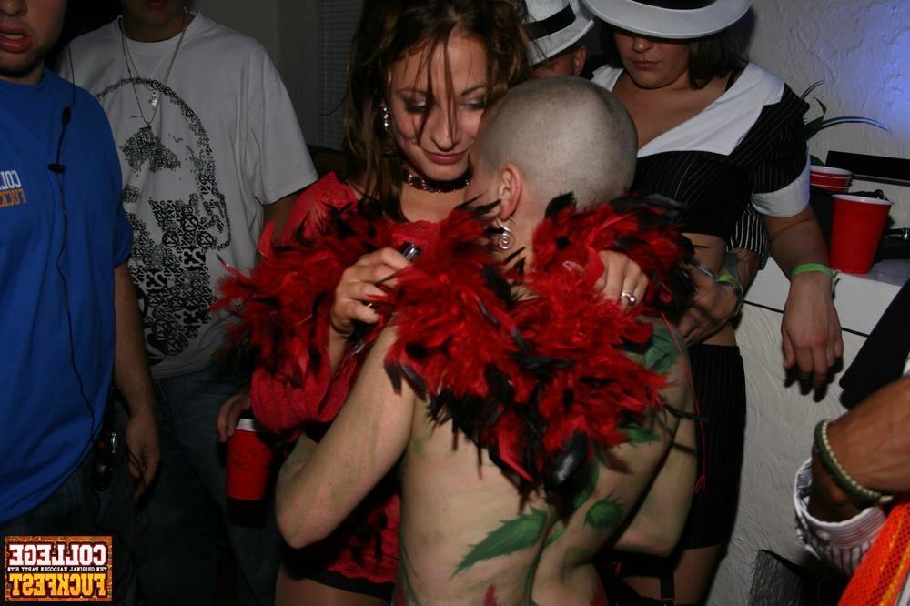 16P Drunk girls fucked at college party