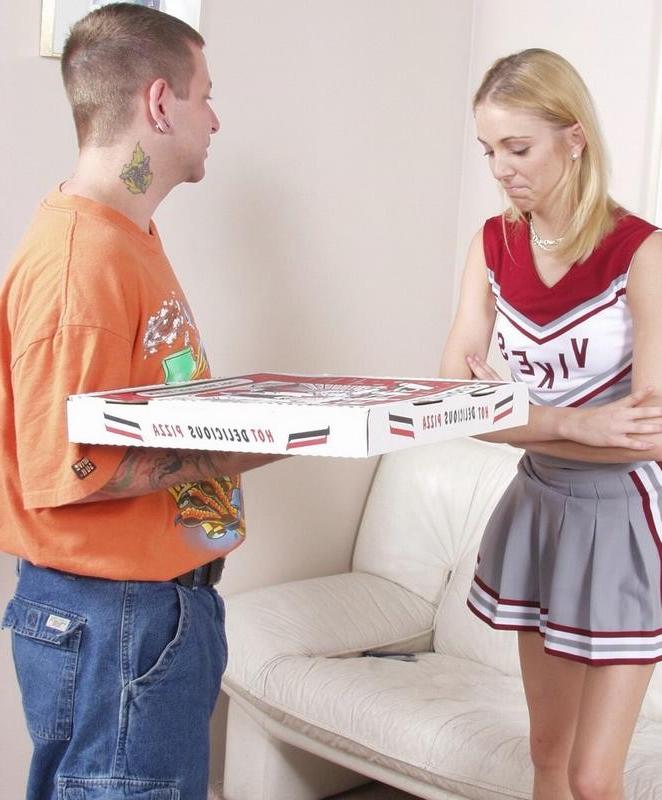 16P Amateur fucked by the pizza guy and doing blowjob