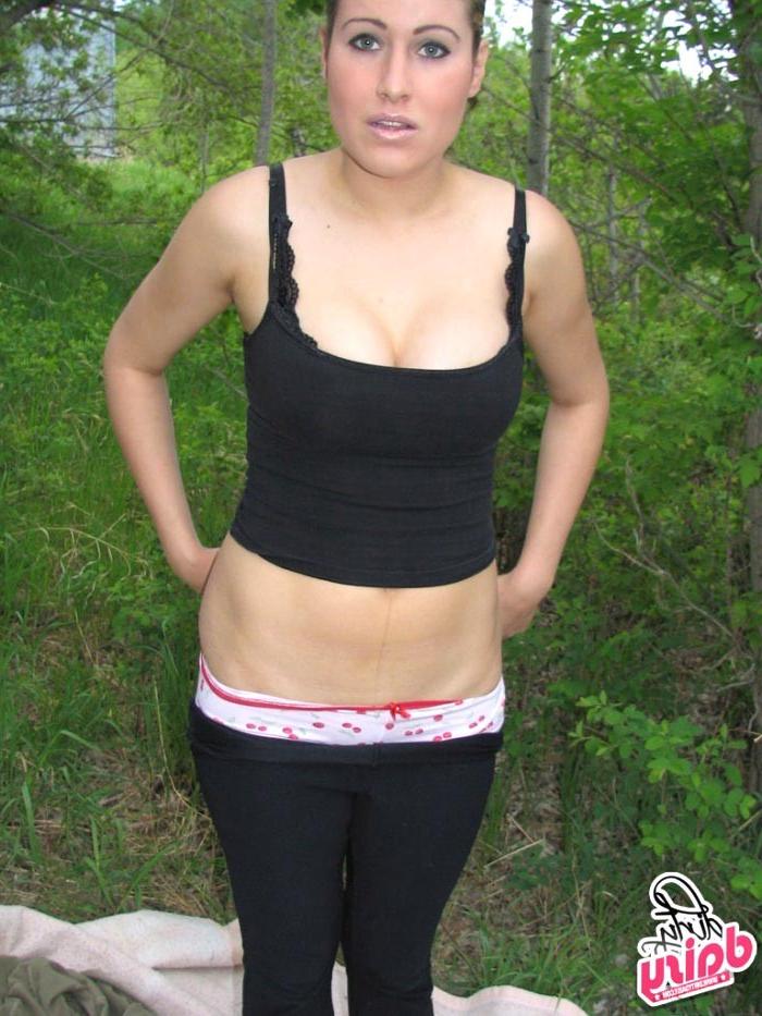 15P Hot Daisy on her knees outside