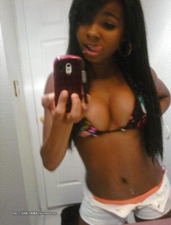 10P Compilation of non-nude babes posing in sexy selfpics