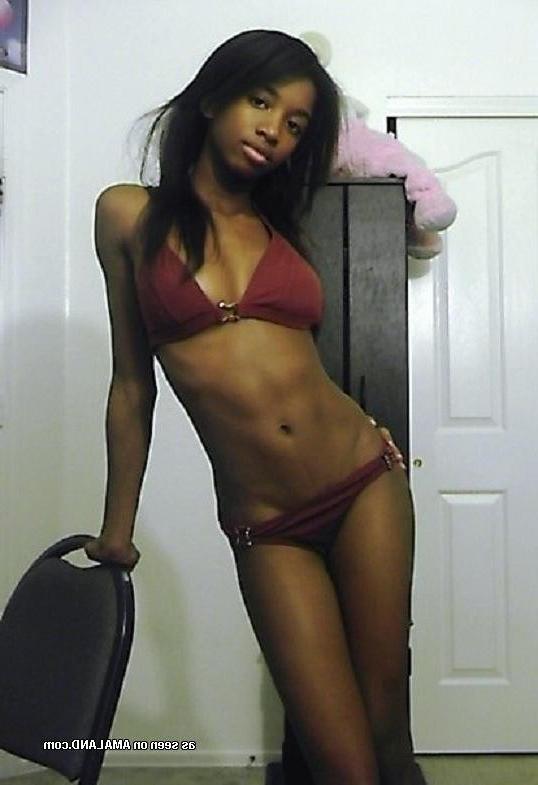 10P Compilation of non-nude babes posing in sexy selfpics