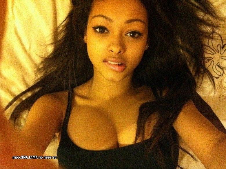 10P Compilation of non-nude babes posing in sexy selfpics