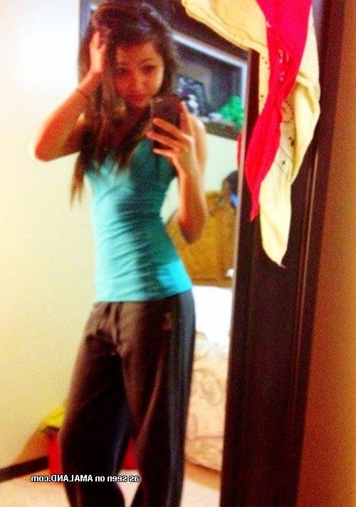 14P Compilation of non-nude girlfriends posing for the cam
