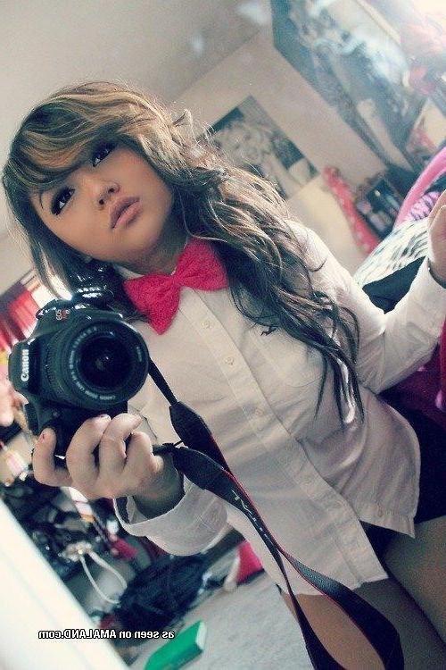14P Compilation of non-nude girlfriends posing for the cam