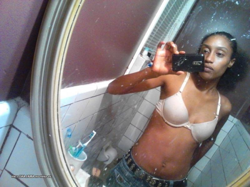 8P Compilation of a non-nude chick posing in her underwear