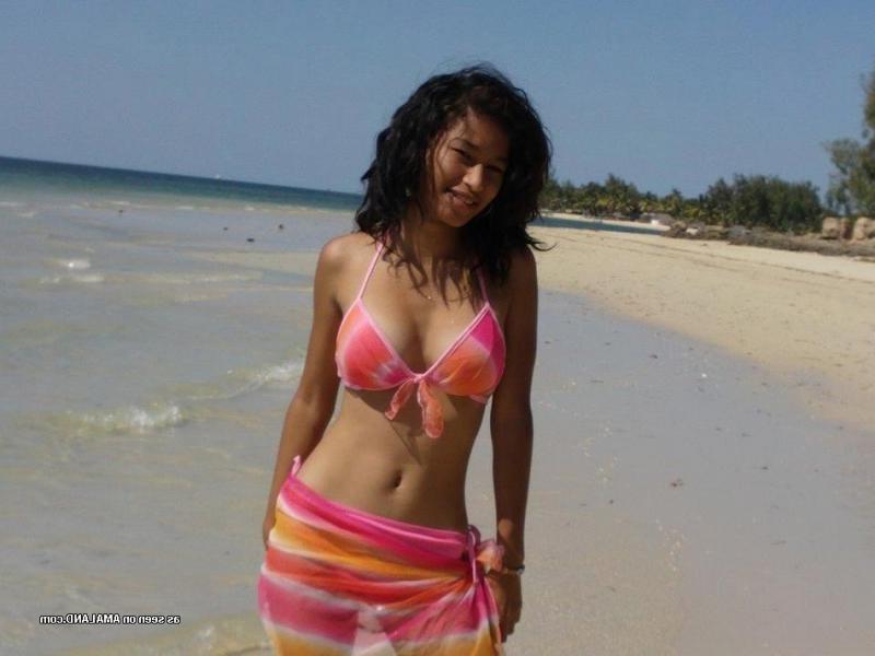 14P Compilation of a non-nude chick posing for her pal outdoors