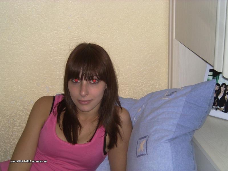 14P Chick strips down to her underwear in pic compilation