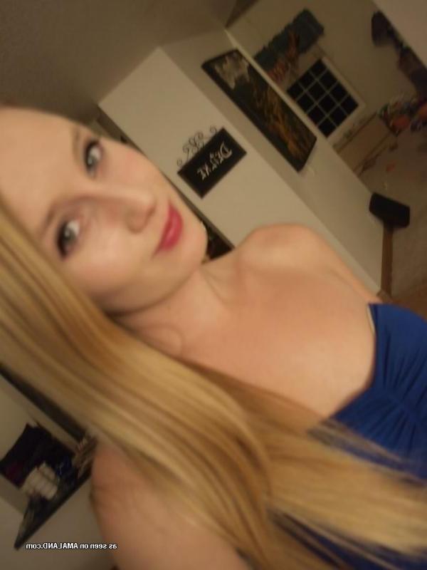 14P Compilation of sexy non-nude babes posing for the cam