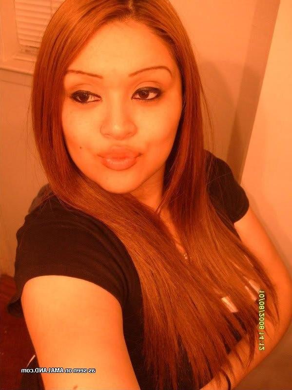 14P Compilation of sexy non-nude girlfriends posing for the cam