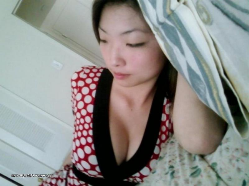14P Compilation of naughty non-nude chicks posing on cam