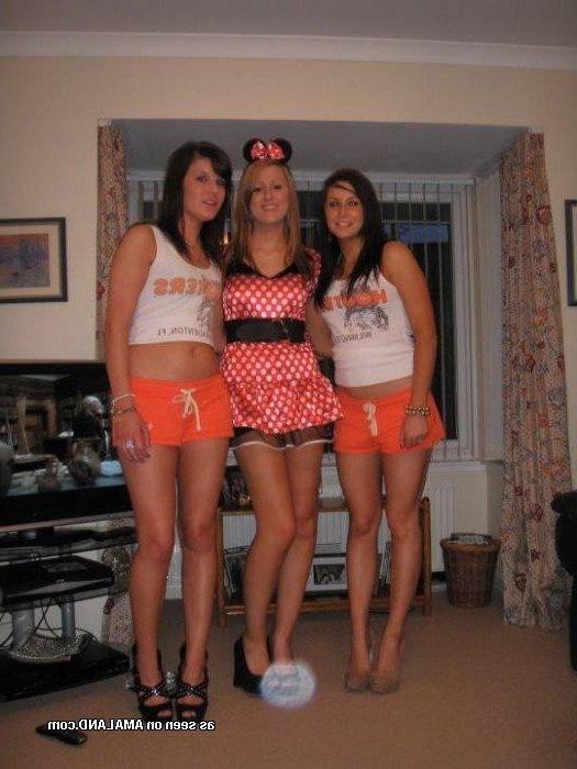 7P Compilation of kinky non-nude girlfriends posing sexy on cam