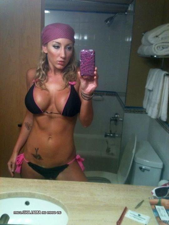 13P Girlfriends in self-shot non-nude amateur pics