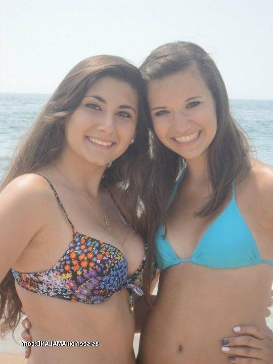 14P Compilation of sexy amateur babes posing in bikinis