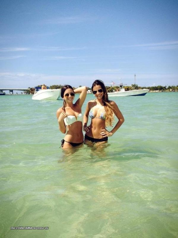 14P Compilation of sexy amateur babes posing in bikinis
