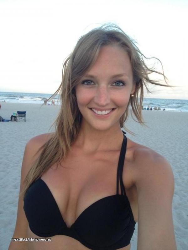 14P Compilation of sexy amateur babes posing in bikinis