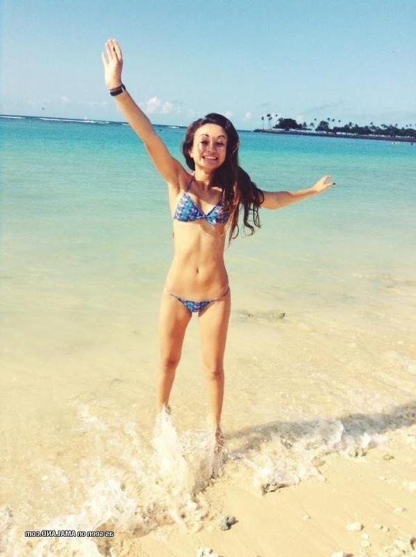 14P Compilation of sexy amateur babes posing in bikinis